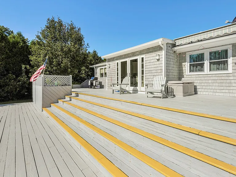 Montauk Hwy — Photo 19