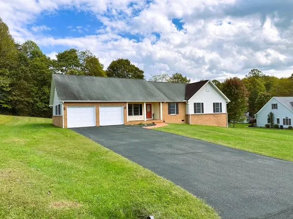 352 Heritage Farm Rd, Summersville, WV 26651