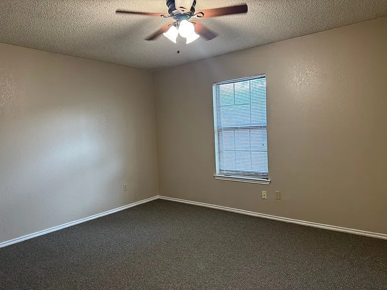 805 SE 4th St #108 — Photo 11