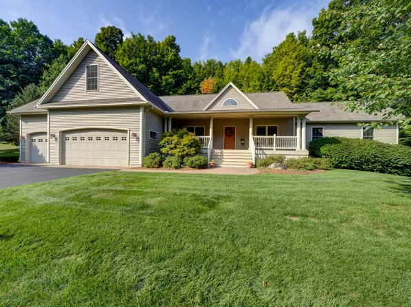 213 Wooded Valley Dr, Traverse City, MI 49696