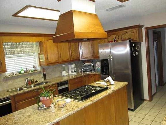 4th image of 313 Yorkshire Ln