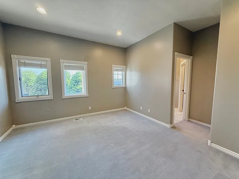 825 N Capitol Blvd — Photo 64