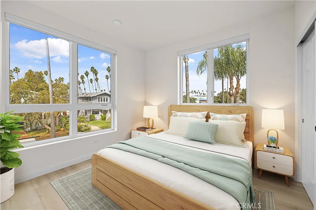 2 bed, 736 sqft, $4,416 — Photo 2