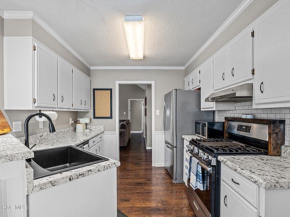 3rd image of 2015 Clarkston Drive