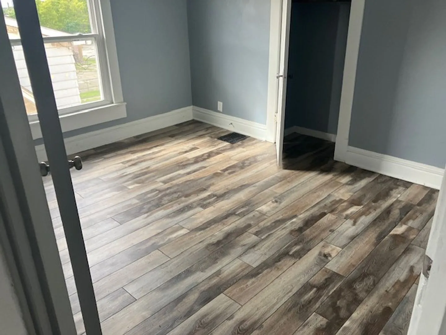 Townhouse on E Market — Photo 3