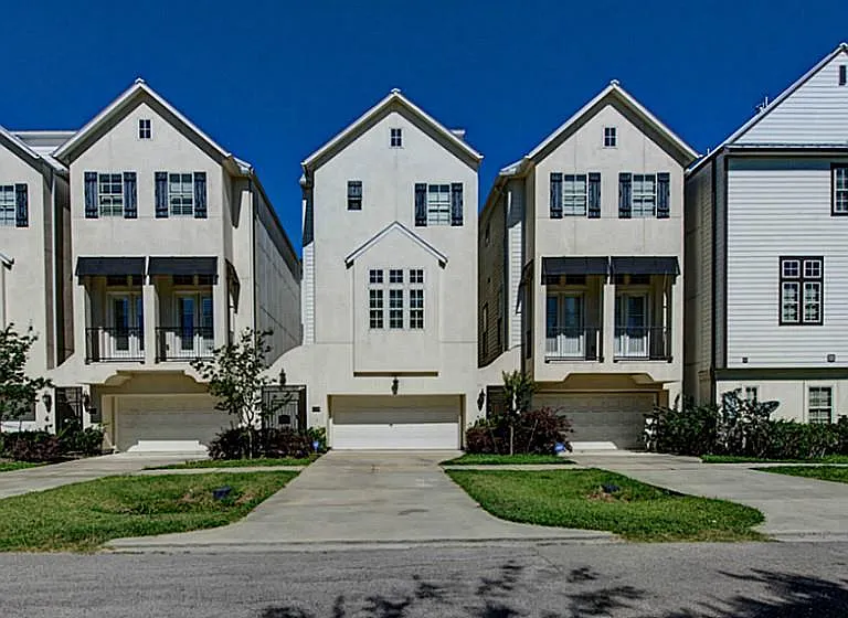 6310 Grand Blvd — Photo 2