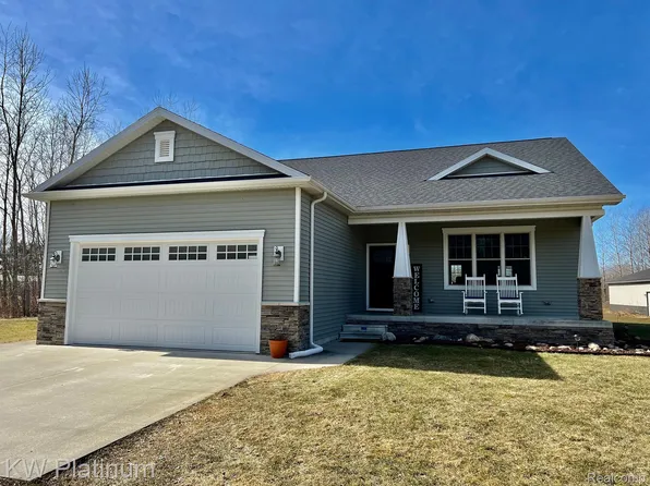 6085 State Rd, Fort Gratiot, MI 48059