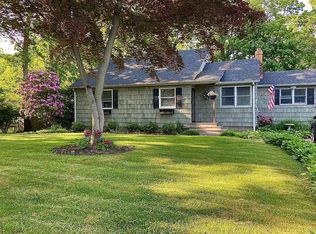 29 Oakwood Ave, Miller Place, NY 11764