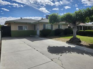 1422 Clinton St, Delano, CA 93215