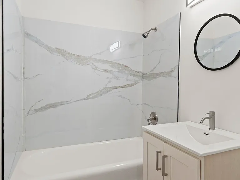 2923 Franklin Ave E #4B — Photo 14