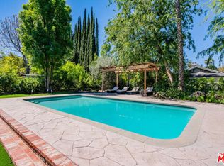 5907 Jumilla Ave, Woodland Hills, CA 91367