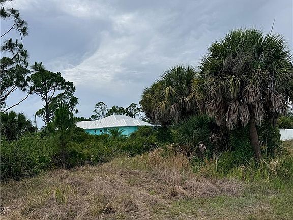3rd image of 110 HARDEE WAY
