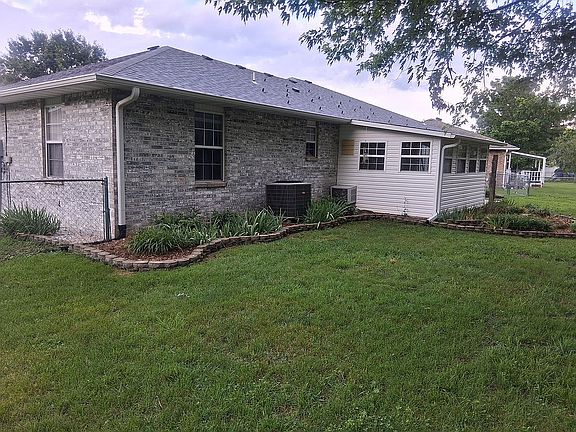 4th image of 865 S Colony Ave