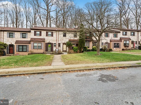 200 Bishops Dr, Aston, PA 19014