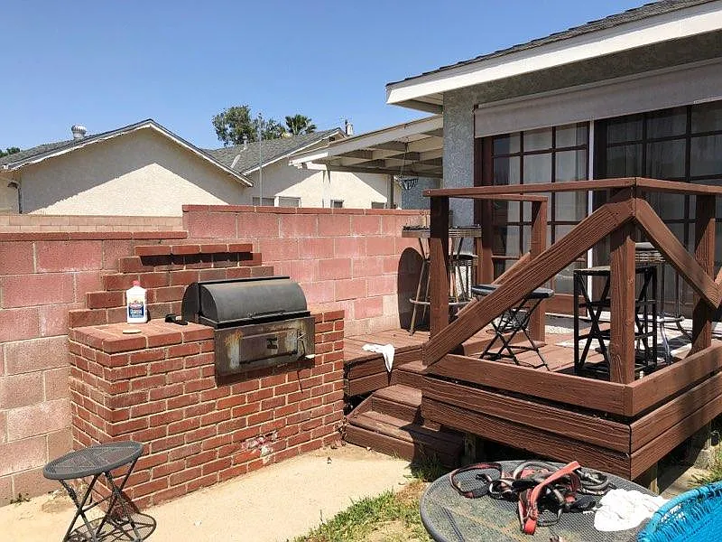 20557 Hart St — Photo 2
