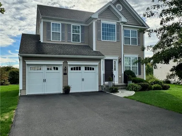 35 Tompkins Lane, Hopewell Junction, NY 12533