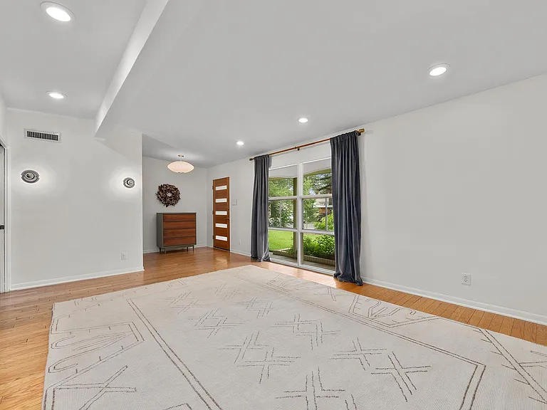 2618 Pembrook Trl — Photo 6