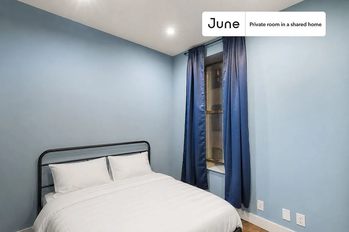 Full bedroom in 4 bed/2 bath home in West Harlem #715 D — Photo 1