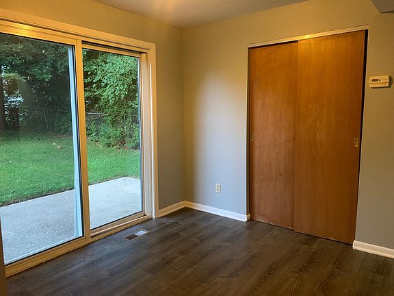 3rd image of 1105 Cambridge Ct