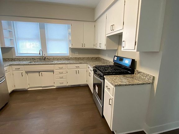 4th image of 5400 W Schubert Ave #1R