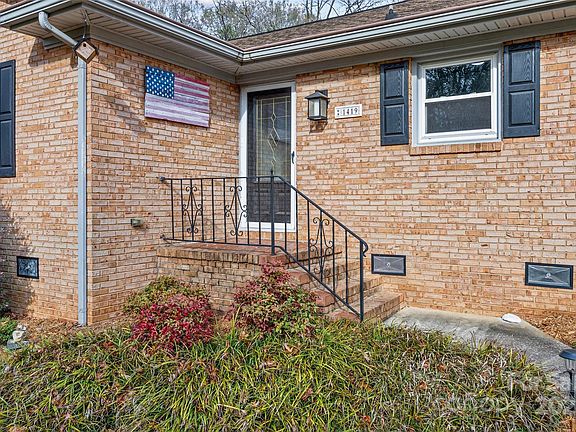 3rd image of 1419 Marlwood Cir