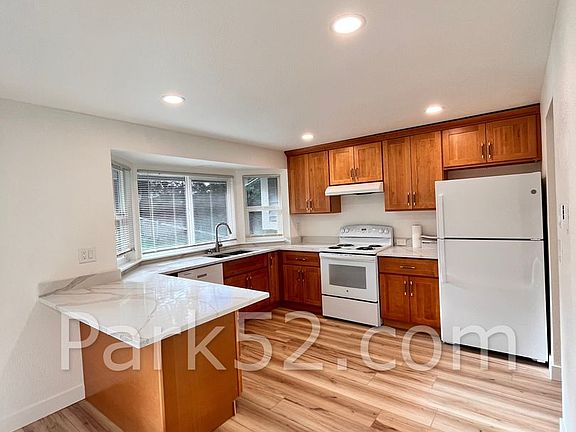 4th image of 1720 153rd St S