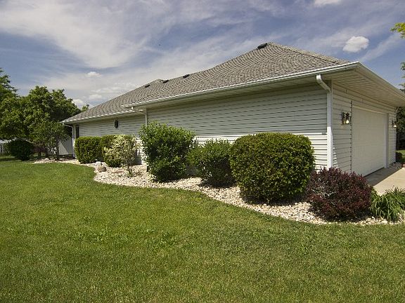 3rd image of 11358 Jeff Ct