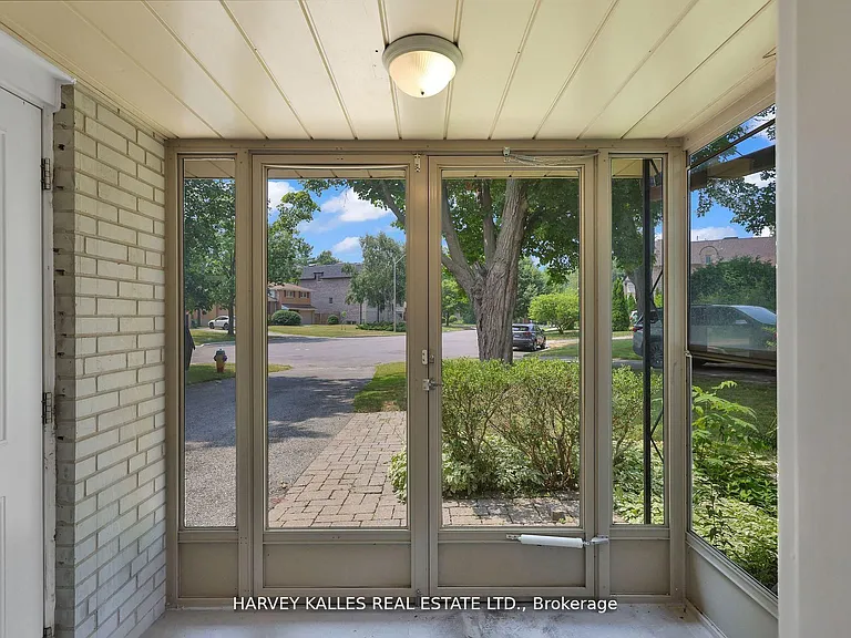 16 Wedgeport Pl — Photo 46