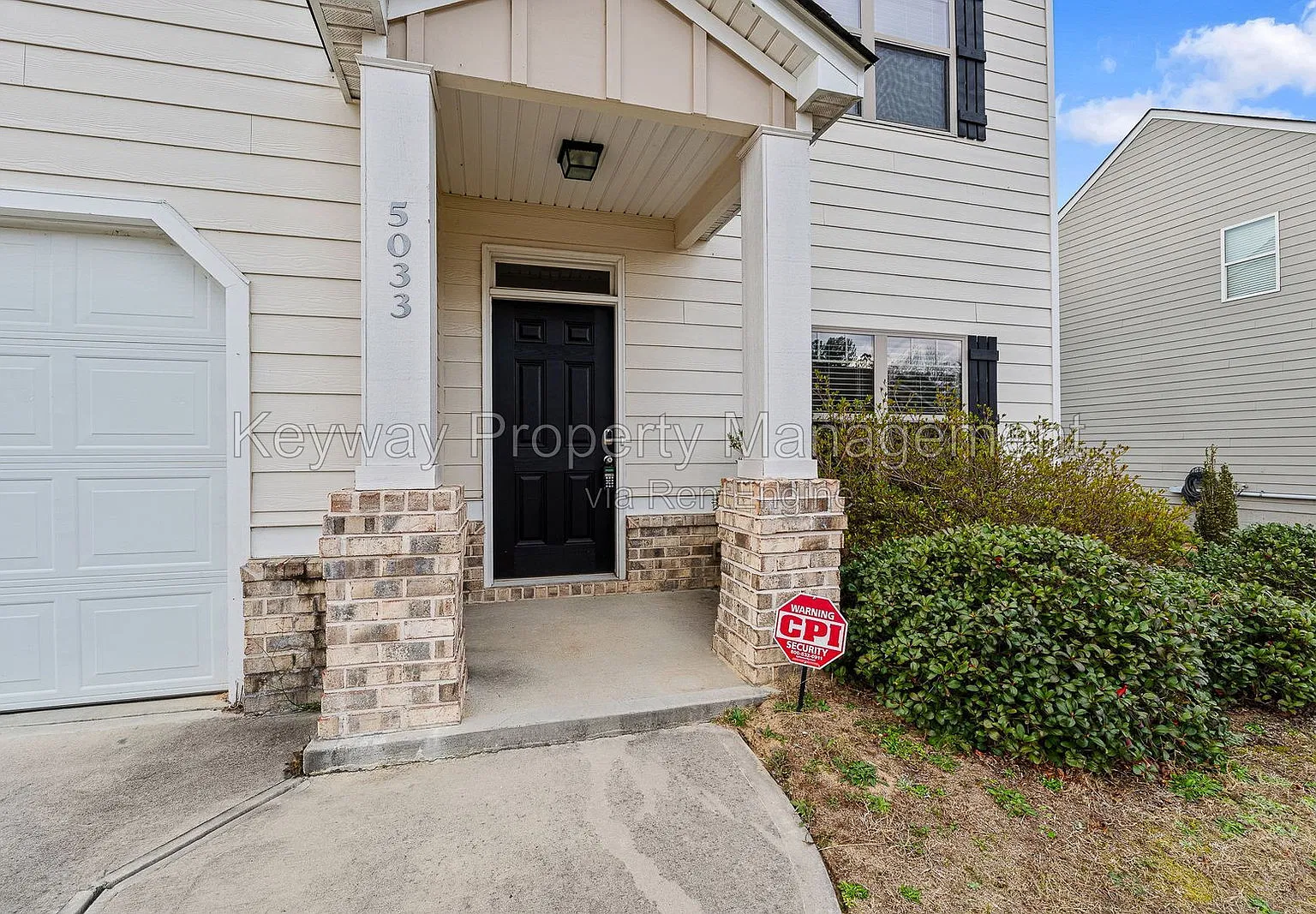 5 bed, 3.0 bath, 2511 sqft, $2,435 — Photo 2