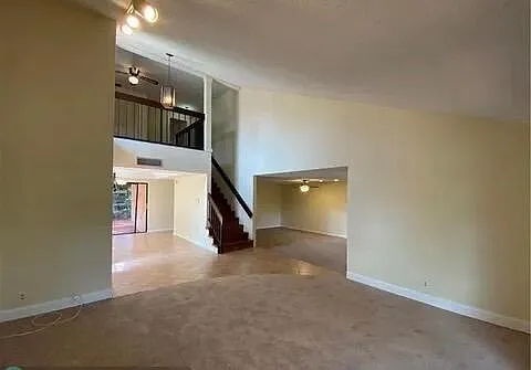8321 SW 39th Ct — Photo 32