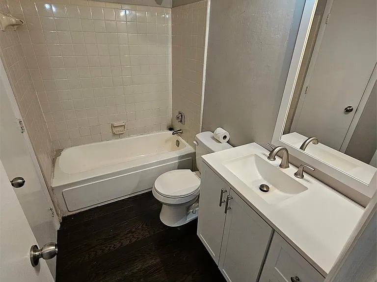 4811 Spring Lake Dr #E — Photo 23