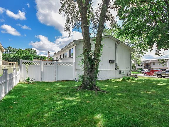 5th image of 3954 Darby Ln