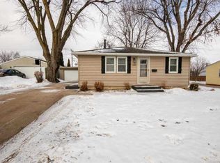 3304 E 15th St, Sioux Falls, SD 57103