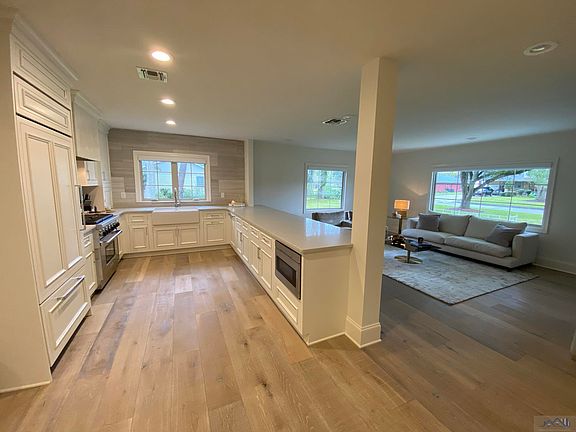 3rd image of 506 Hollygrove Ave