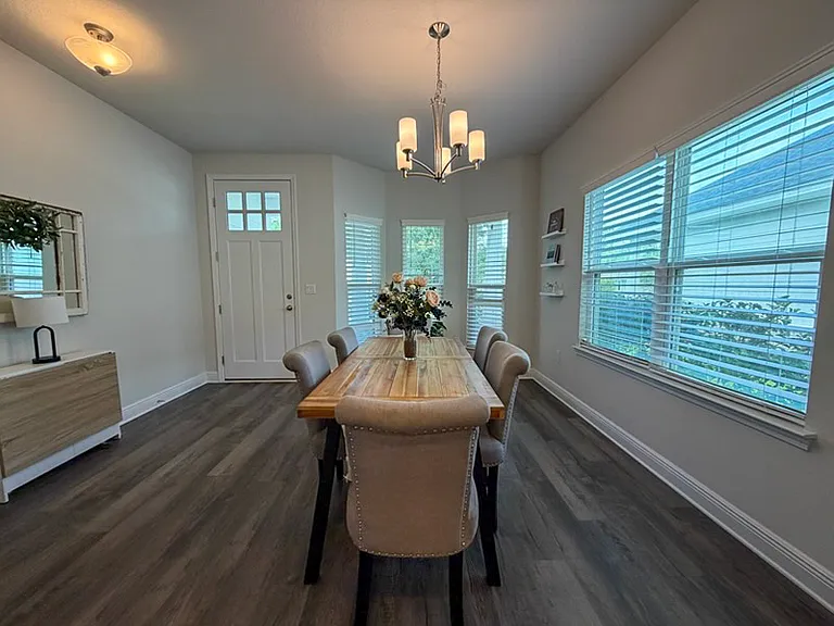 593 Riverwalk Cir — Photo 4