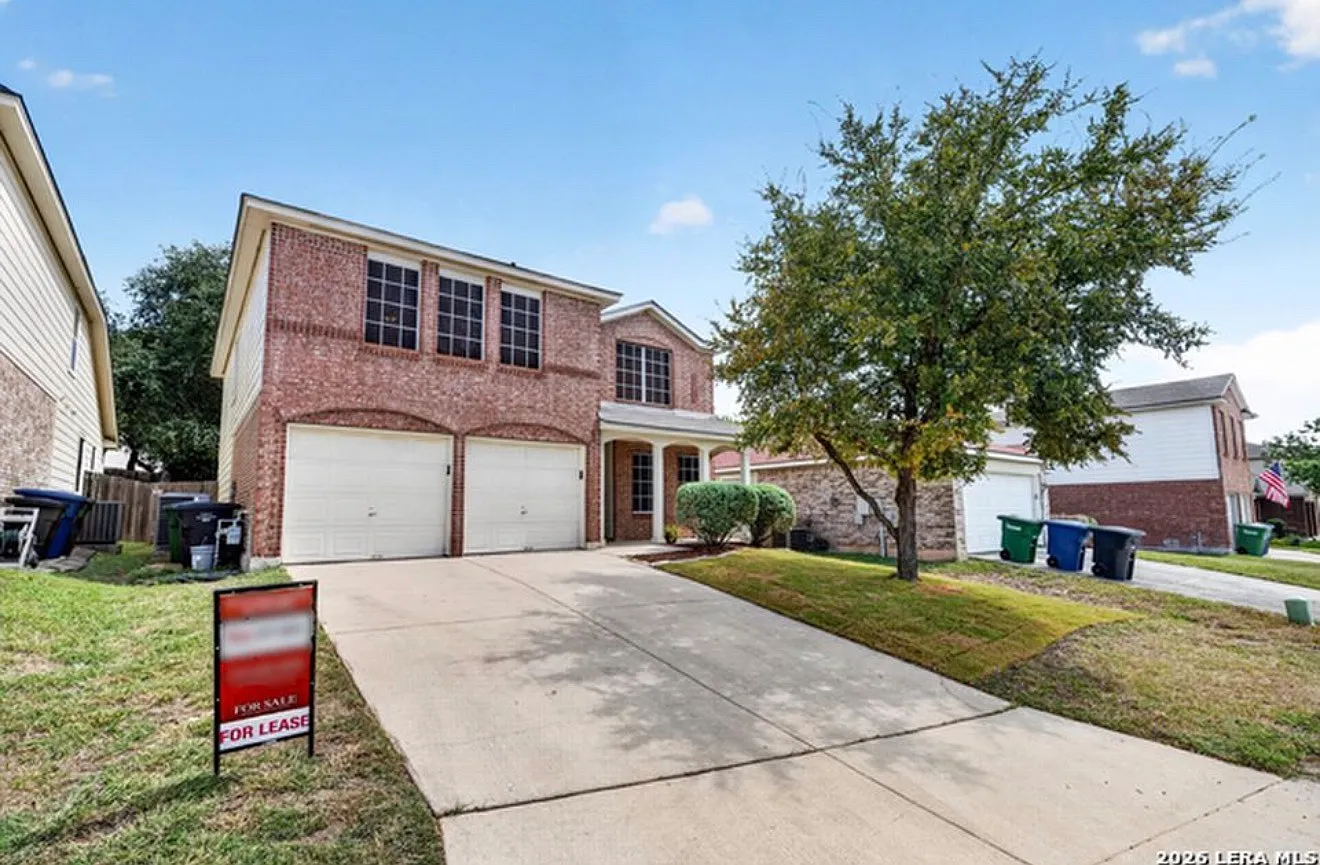 3 bed, 2.5 bath, 2372 sqft, $2,250 — Photo 1