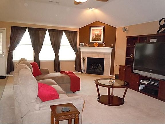3rd image of 2109 Martina Dr