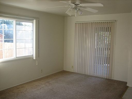 2nd image of 922 McFarlane Ave