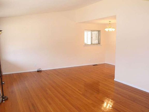 3rd image of 848 Mary Meadows Ln