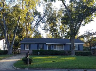 831 Shadowlawn Dr, Albany, GA 31707
