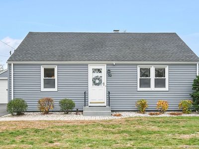32 School Street, Windsor Locks, CT, 06096