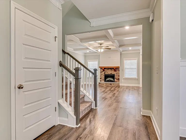 705 Navan Ln — Photo 6