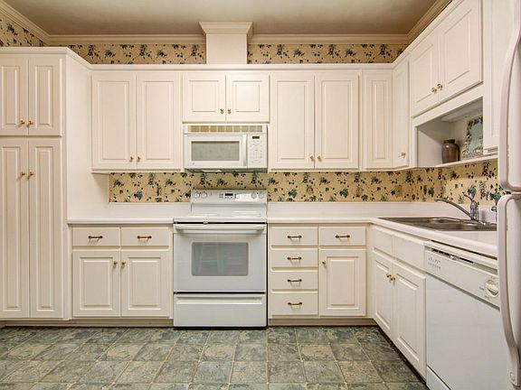 5th image of 3060 McVitty Forest Dr APT 316