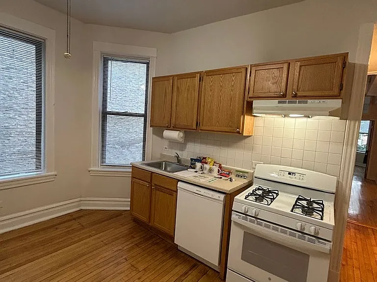 725 S Loomis St — Photo 4