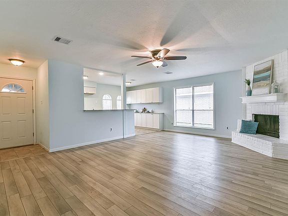 5th image of 1423 Mission Dr