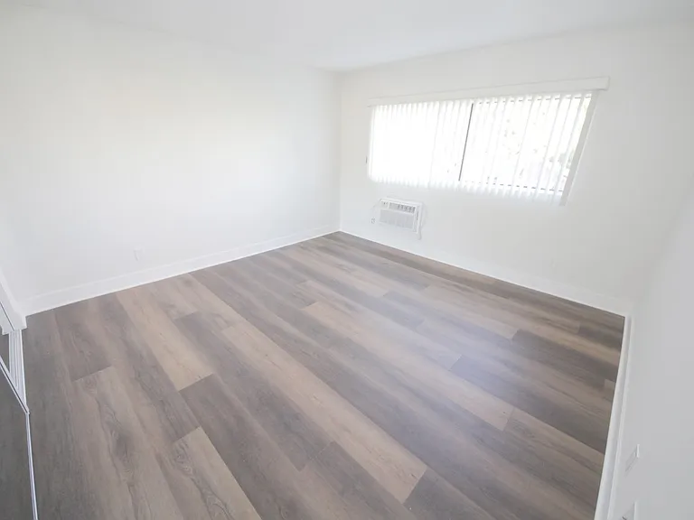 Shelby Expo Apts. — Photo 10
