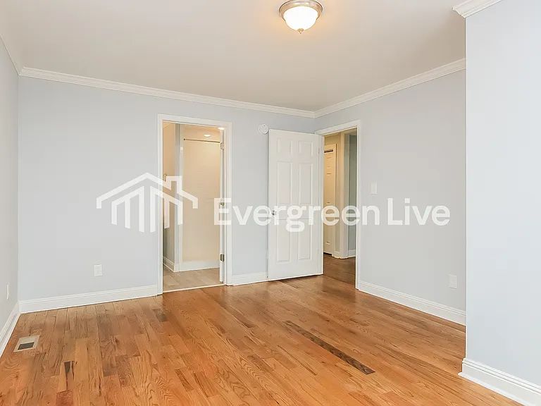 421 N Allen Rd — Photo 11