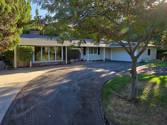 4th image of 970 Regent Park Dr