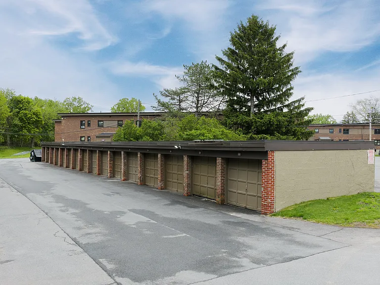 Tivoli Park Apartments — Photo 46