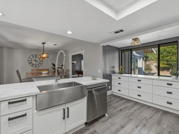 929 Pepper Tree Ln, Fallbrook, CA 92028